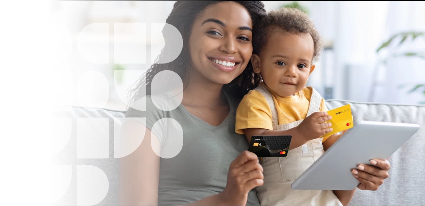 Família utilizando o cartão PixCard
